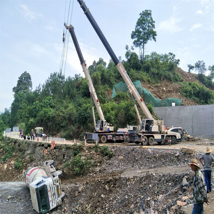 龙亭汽车掉沟里叫吊车救援要多少钱